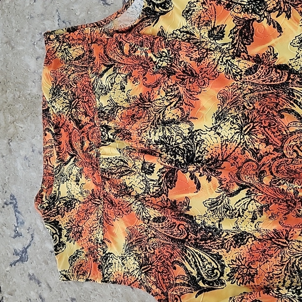 3/$12  Relativity silky sleeveless top Medium - Picture 6 of 6